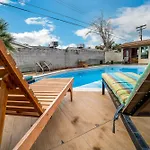 Las Vegas Retreat - 5 Mins From The Strip Home