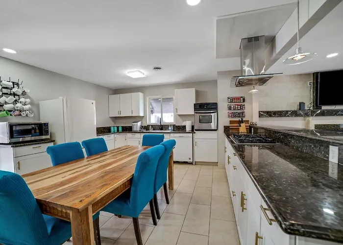 Las Vegas Retreat - 5 Mins From The Strip Home