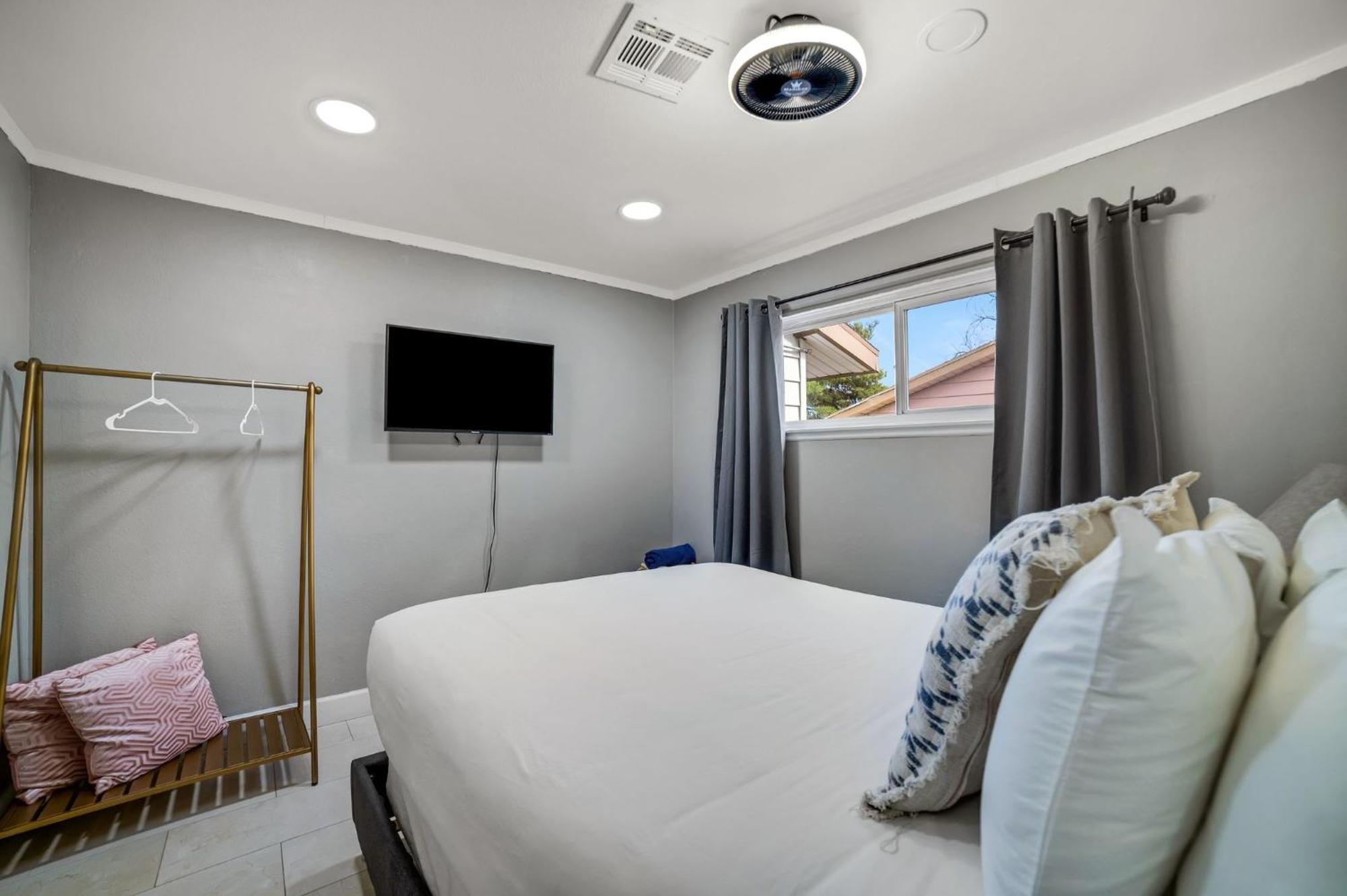 Vegas Retreat - 5 Mins From The Strip Holiday home