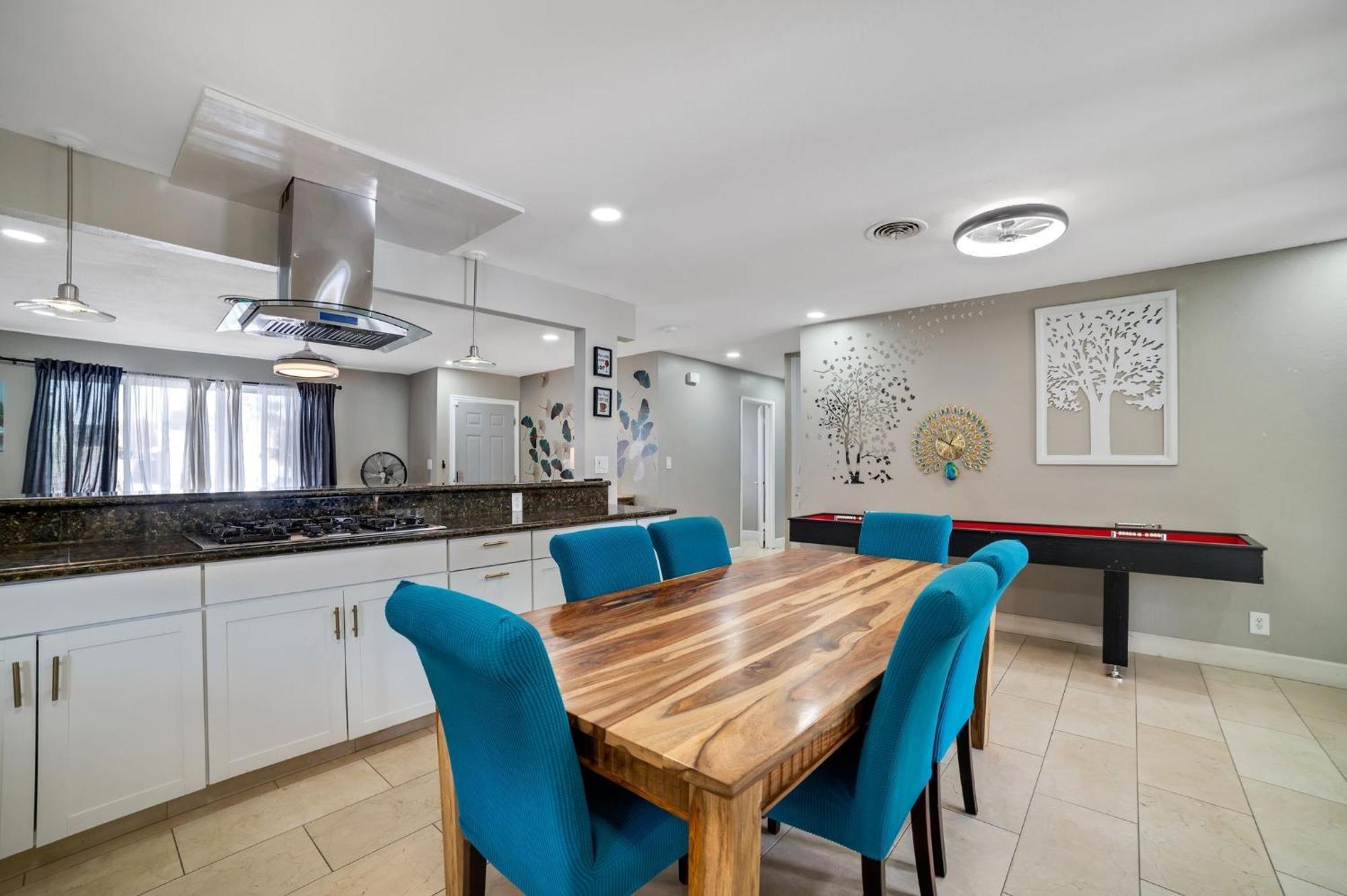 Vegas Retreat - 5 Mins From The Strip *