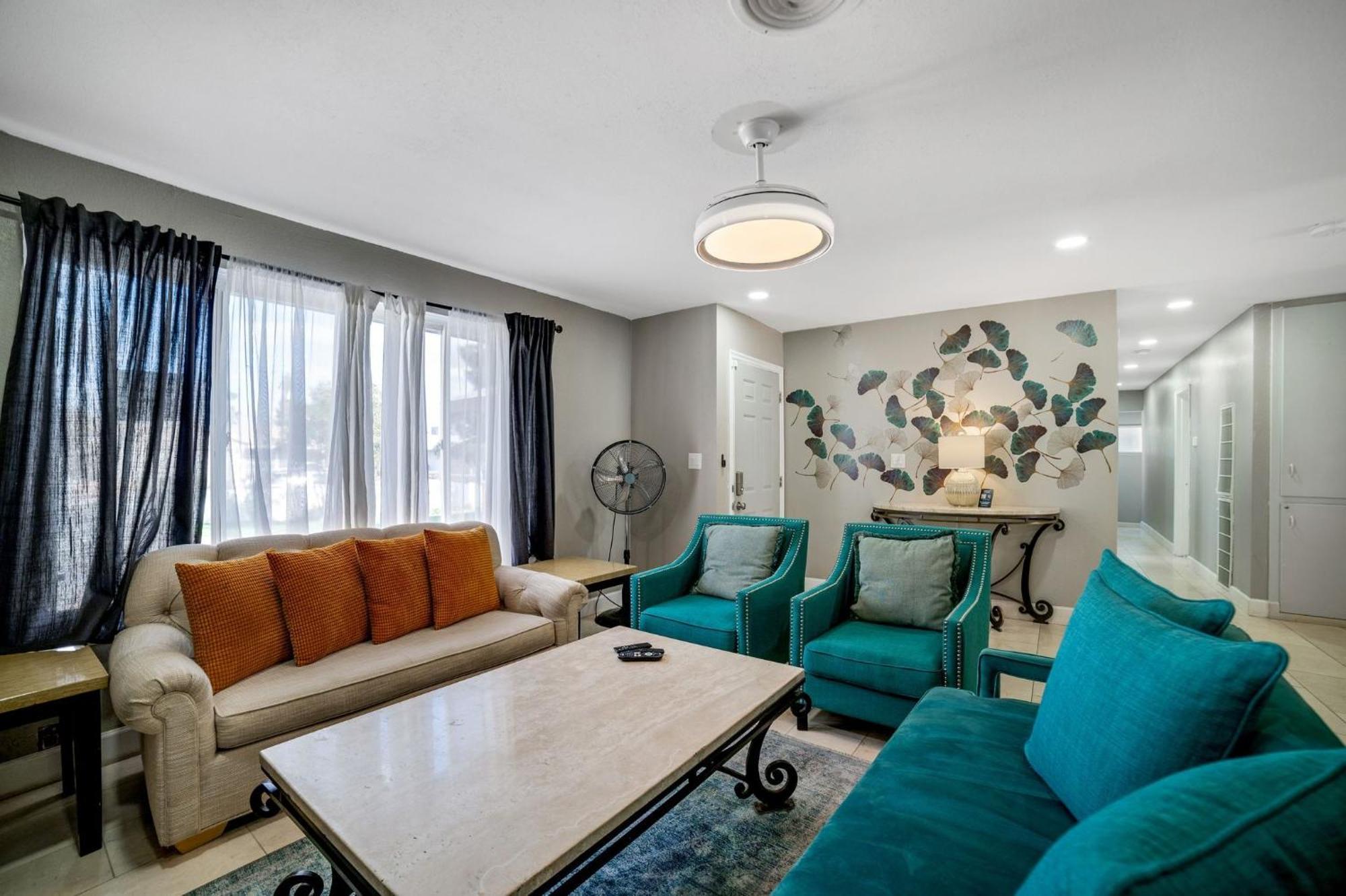 Vegas Retreat - 5 Mins From The Strip *